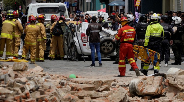 Ekvador’u 6,7 lik deprem vurdu!
