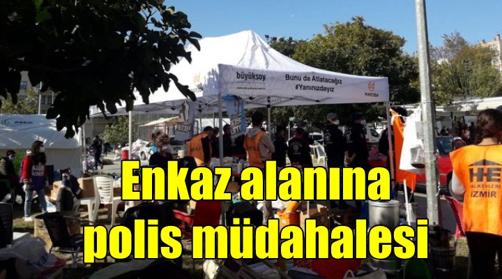 İZMİR DE UTANDIRAN GÖRÜNTÜLER! Enkaz alanında polis müdahalesi!