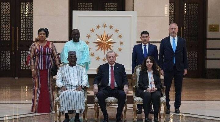 Erdoğan, 5 ülkenin büyükelçisini kabul etti