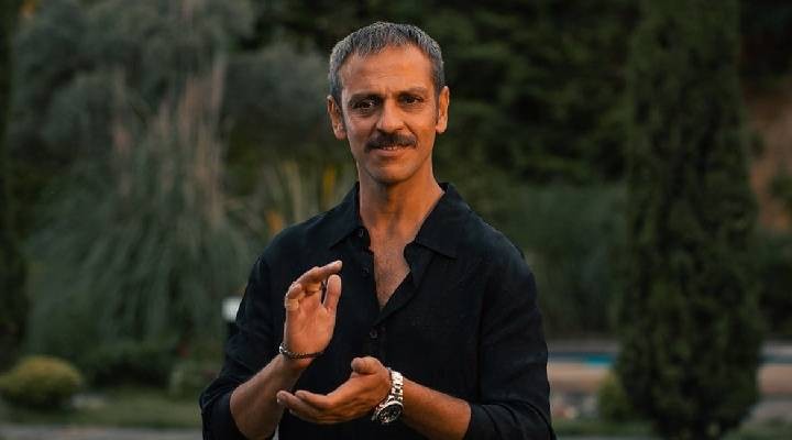 Erkan Kolçak Köstendil in yeni imajını gören  Eski haline dön  diyor