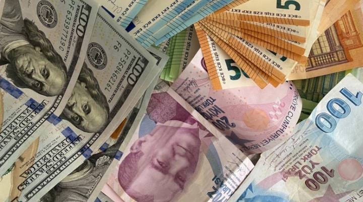 Euro ve dolar peş peşe rekor kırdı