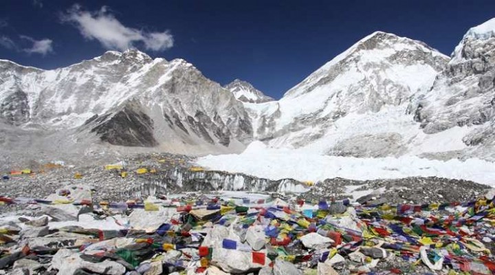 Everest ten 11 ton çöp toplandı