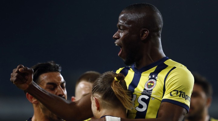 Fenerbahçe takibe devam