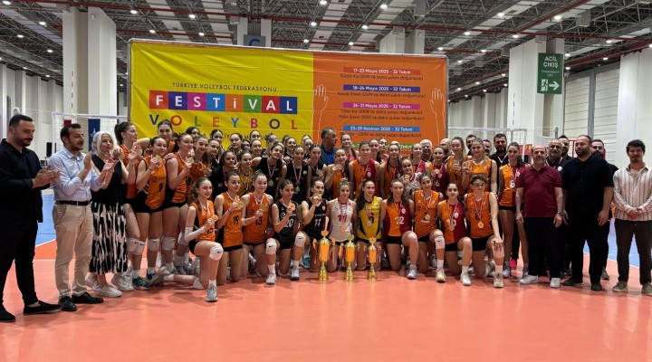 Festival Voleybol heyecanı Fuar İzmir’de sürüyor