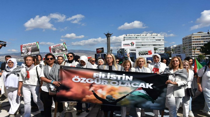 Filistin e destek için beyaz giyinen AK Parti li kadınlar zincir oluşturup, sessizce yürüdü