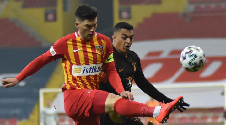 Galatasaray Kayseri de güle oynaya