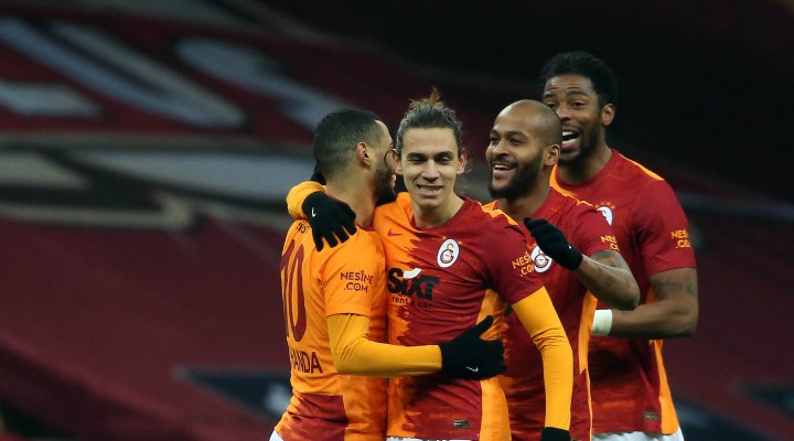 Galatasaray derbinin acısını Denizli den çıkardı