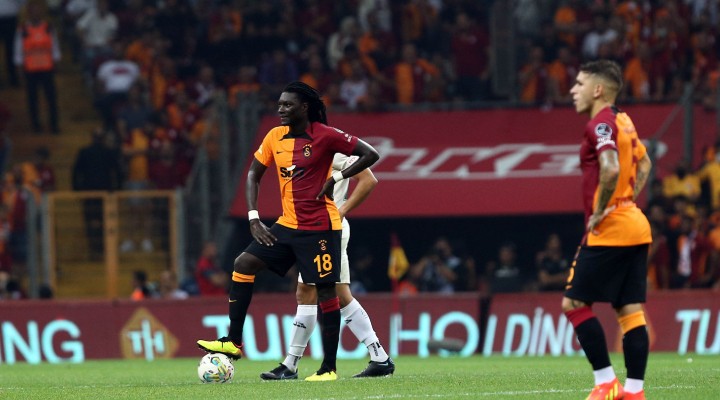 Galatasaray evinde yıkıldı