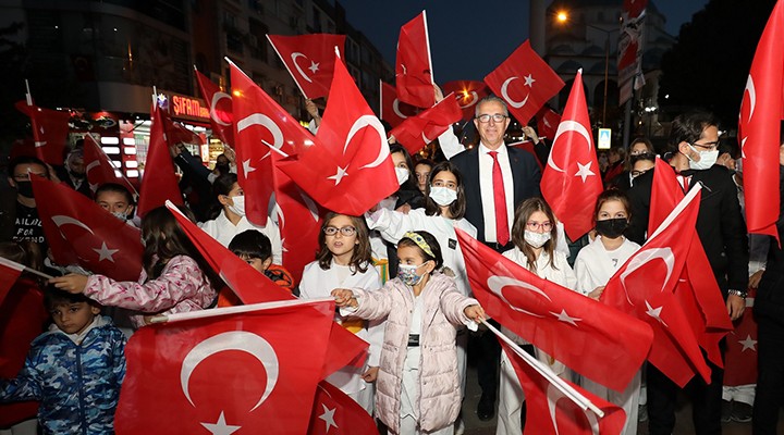 Gaziemir’de beş yıldızlı bayram kutlaması