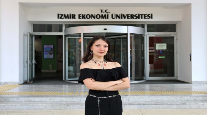 Genç Çevirmenler Yarışması nda Türkiye üçüncülüğü İEÜ lü Şimal in oldu