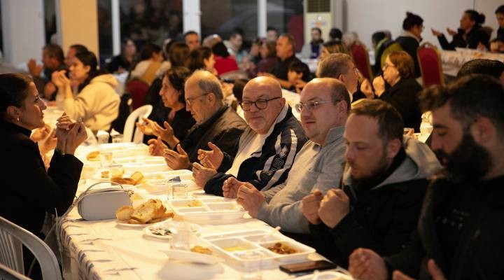 Güzelbahçe’de ilk iftar sofrası kuruldu
