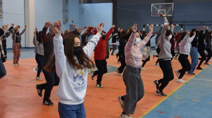 Halk Dansları Topluluğu, 23 Nisan a hazırlanıyor!