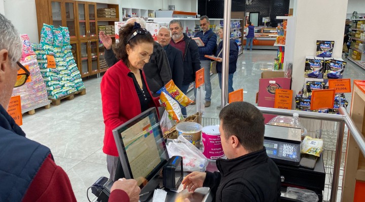 Halk Market’teki ucuz et kampanyasına büyük ilgi!