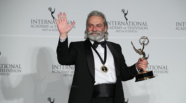 Haluk Bilginer, Emmy Ödülleri nde  En iyi erkek oyuncu 