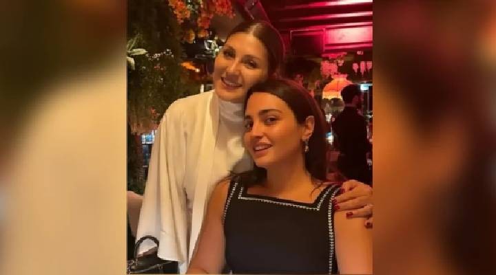 Herkes Sibel Can ın gizli saklı büyüttüğü kızını konuşuyor: Annesinin ikizi