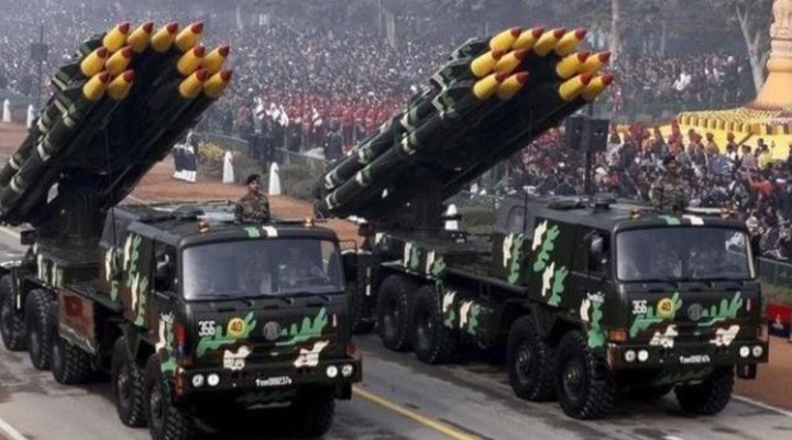 Hindistan nükleer füze fırlattı!