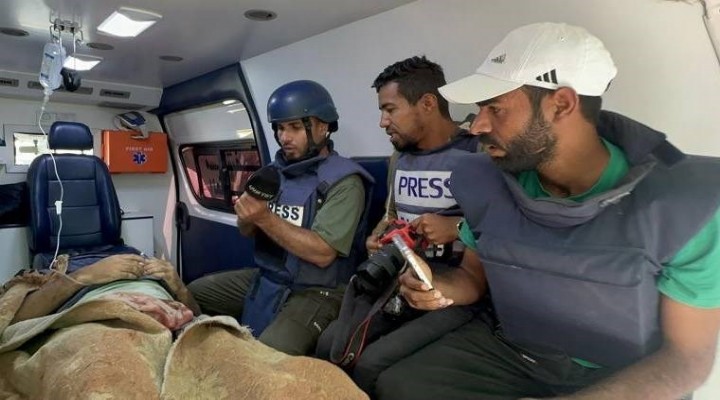 İsrail ordusu gazetecilere saldırdı! Yaralılar arasında TRT ekibi de var