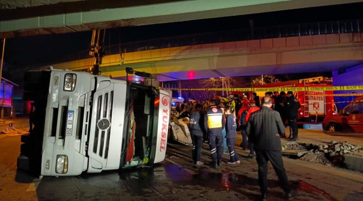 İstanbul da feci kaza: 2 si çocuk 4 ölü!