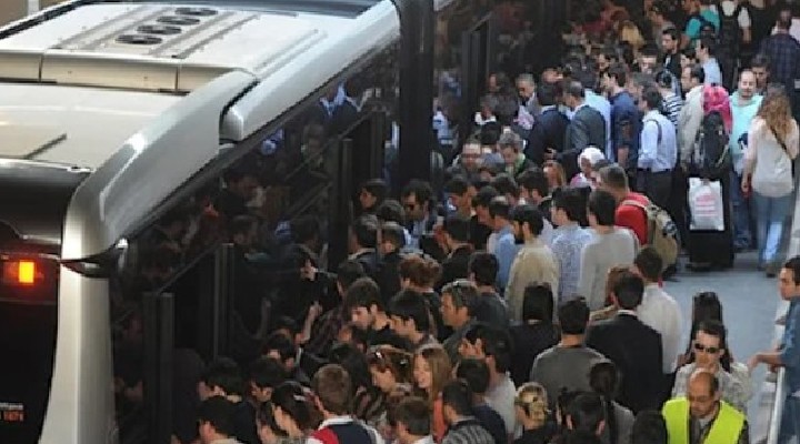 İstanbul da toplu ulaşıma büyük zam!