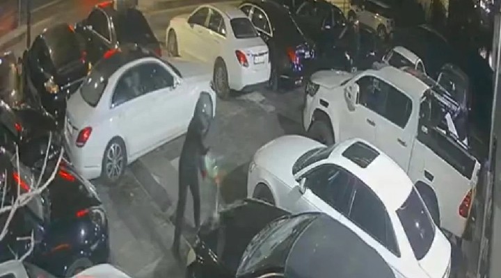 İstanbul un göbeğinde 100 milyonluk araçları benzin döküp yaktılar