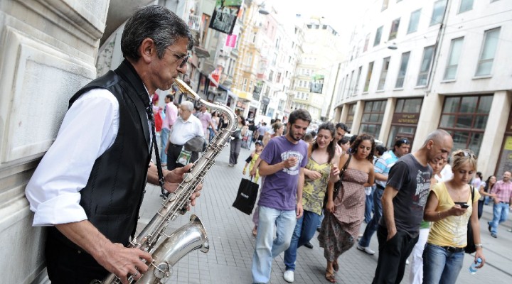 İstiklal de OHAL... Sokak müzisyenleri bile yasak!
