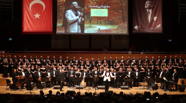 İzmir Büyükşehir Belediyesi Korosu  Sonbahar Şarkıları yla yüreklere dokundu