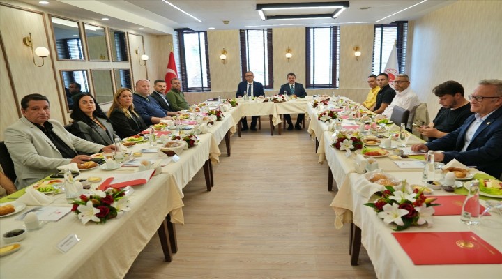 İzmir Cumhuriyet Başsavcısı Yeldan gazetecilerle bir araya geldi