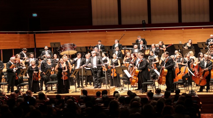 İzmir Devlet Senfoni Orkestrası sezonu  Beethoven  ve  Çaykovski nin eserleriyle açtı