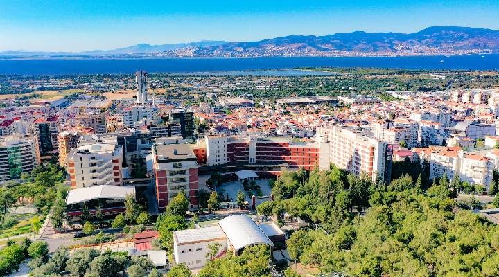 İzmir Ekonomi, geleceği mikro-yeterliliklerle kuruyor