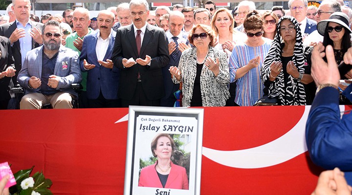 İzmir, Işılay Saygın ı uğurladı