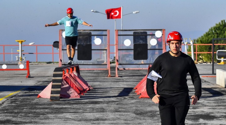 İzmir İtfaiyesi’ne girmek için ter döktüler!