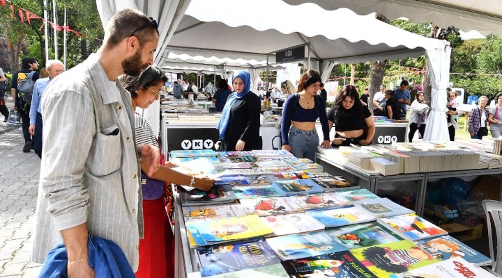 İzmir Kitap Fuarı na büyük ilgi!