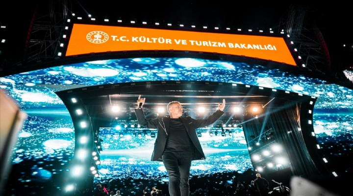 İzmir Kültür Yolu Festivali nde Cumhuriyet Bayramı coşkuyla kutlandı