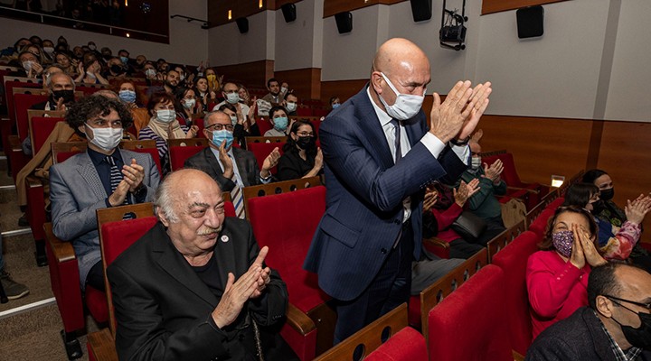 İzmir Şehir Tiyatroları ikinci oyunu ile sahnede