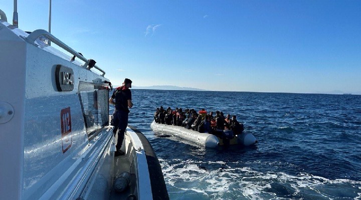İzmir açıklarında 154 kaçak göçmen yakalandı