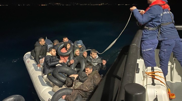 İzmir açıklarında 39 kaçak göçmen yakalandı