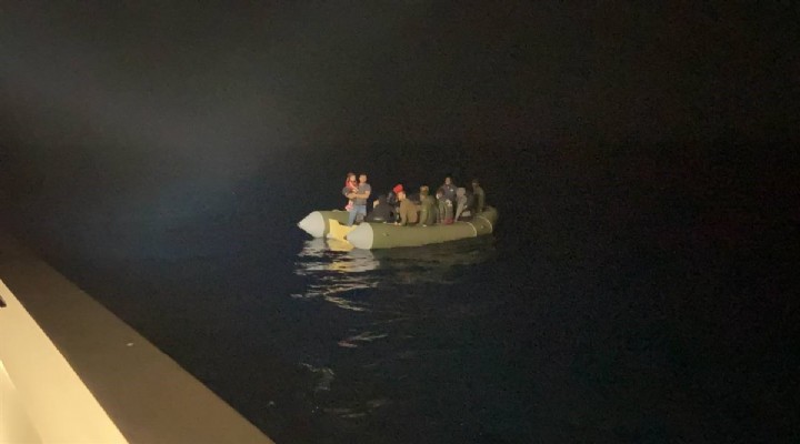 İzmir açıklarında 75 göçmen kurtarıldı!