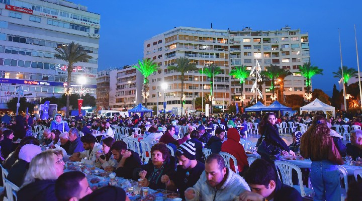 İzmir büyük iftar sofrasında buluştu