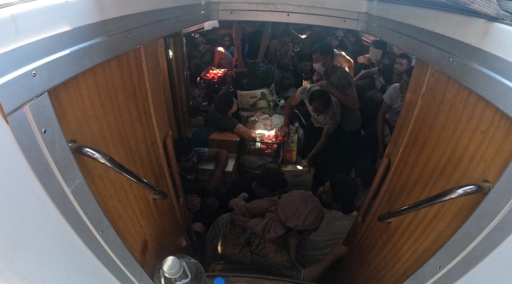İzmir de 122 göçmen yakalandı!
