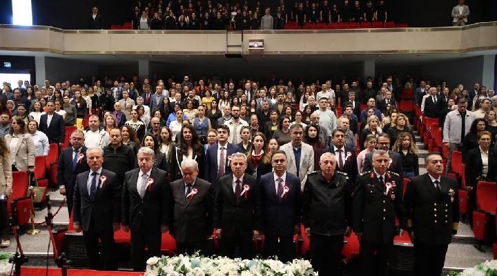 İzmir de 24 Kasım Öğretmenler Günü törenle kutlandı