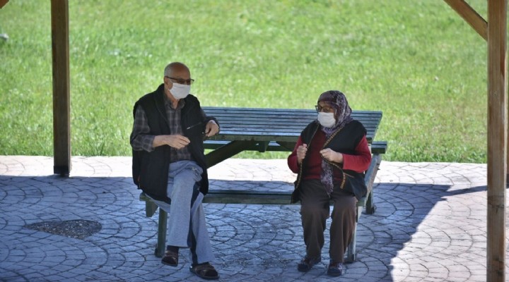 İzmir de 65 yaş ve üzerine kısıtlama