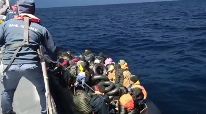 İzmir de 81 kaçak göçmen yakalandı