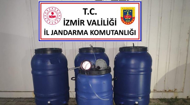 İzmir de 900 litre kaçak içki ele geçirildi