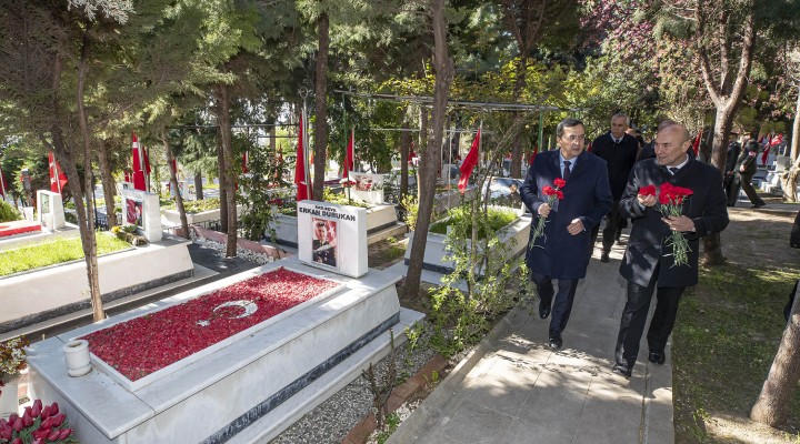 İzmir de Çanakkale şehitleri anıldı