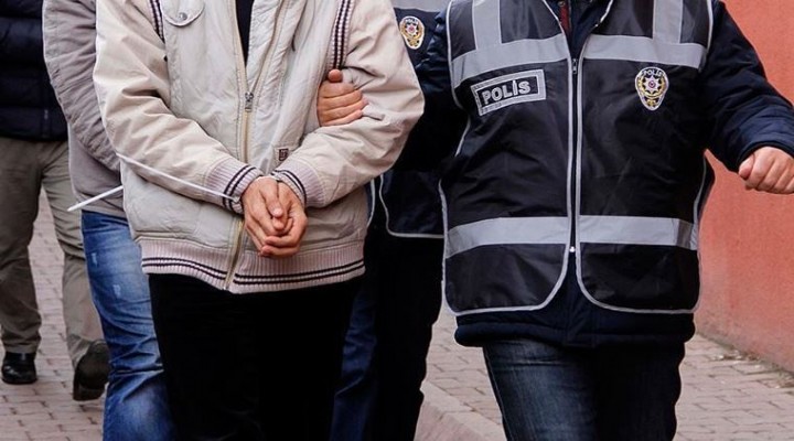 İzmir de FETÖ operasyonunda 8 şüpheli tutuklandı!