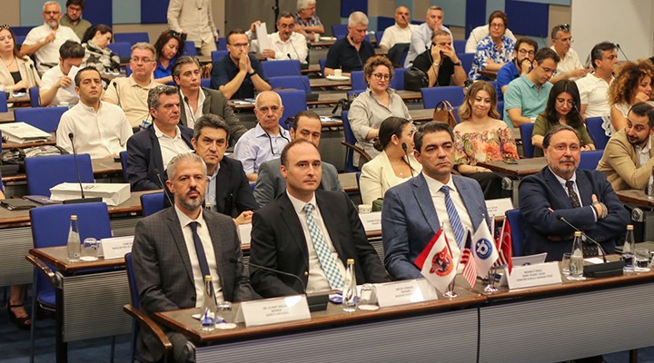 İzmir de KOBİ lere ABD pazarındaki ticari fırsatlar anlatıldı