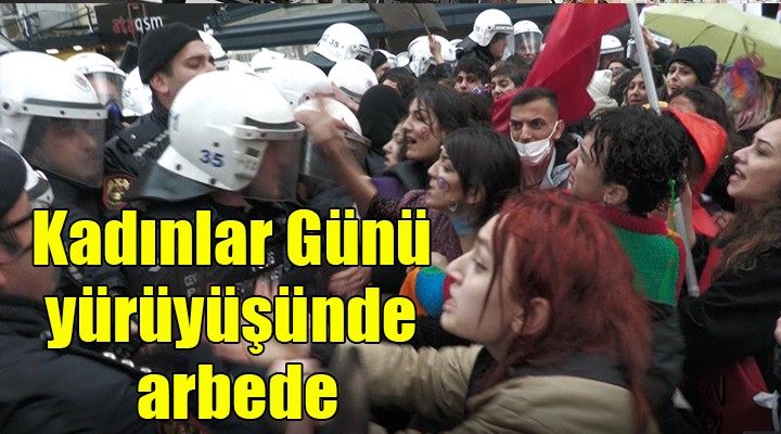 İzmir de Kadınlar Günü yürüyüşünde arbede