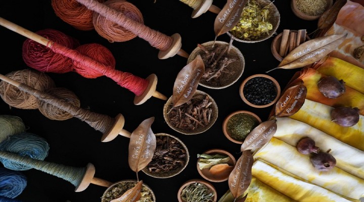 İzmir de Uluslararası Köklerin Boyası Sempozyumu gerçekleştirildi