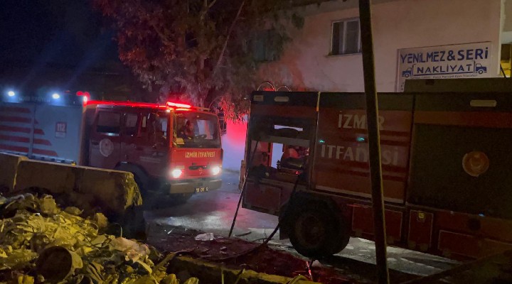İzmir de atık yığını alev aldı!