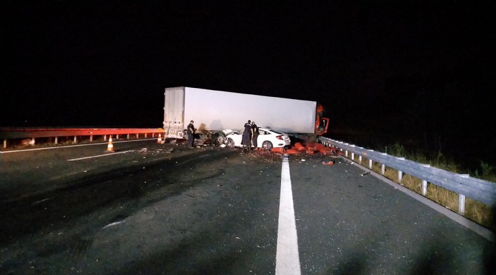 İzmir de feci kaza: 1 ölü, 1 yaralı